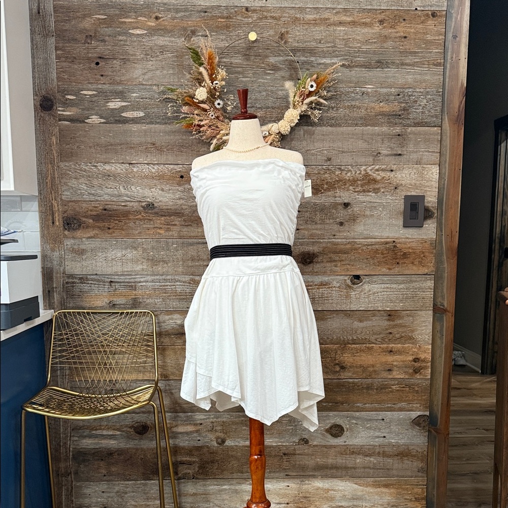 Elegant Strapless Dress